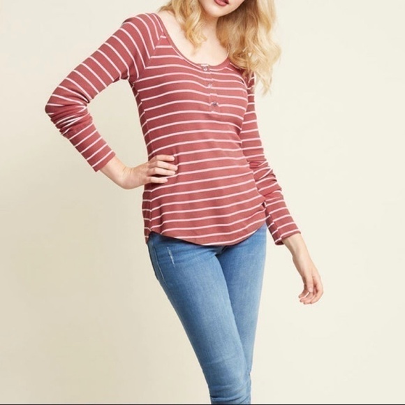 ModCloth Waffle Knit Henley in Striped Burnt Red Medium NWT - Picture 2 of 8